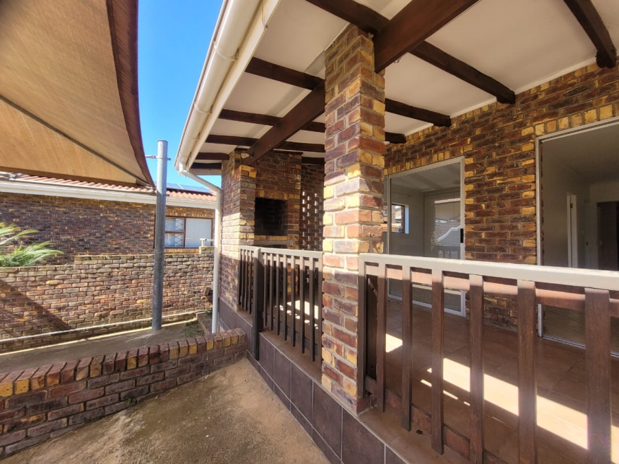 2 Bedroom Property for Sale in Wavecrest Eastern Cape